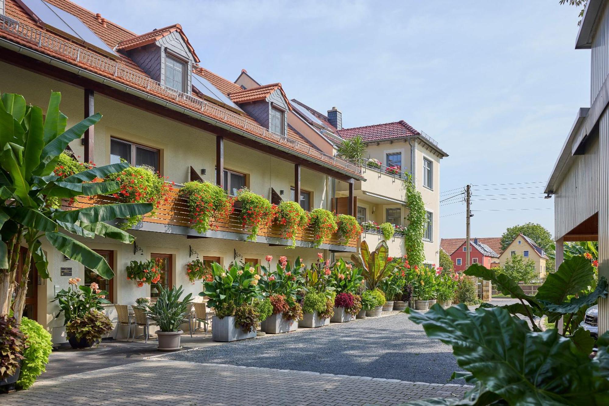 Hotel Garni Sonnenhof Reichenberg  Экстерьер фото